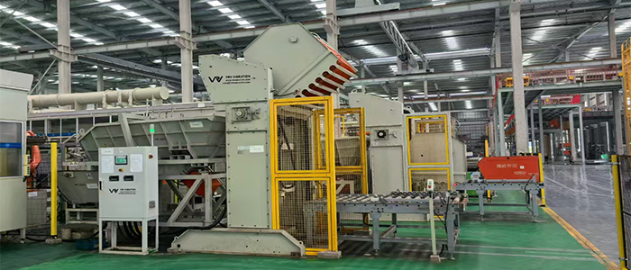 Industrial vibrating conveyor system for building materials